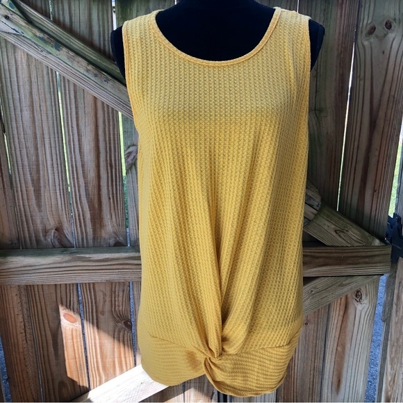 Umgee Mustard Waffle Weave Front Tie Knot Sleeveless Top Size M - Picture 1 of 5